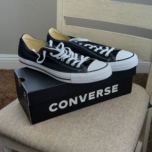 Black Converse Chucks Size 12 men's 14 women's. BRAND NEW!